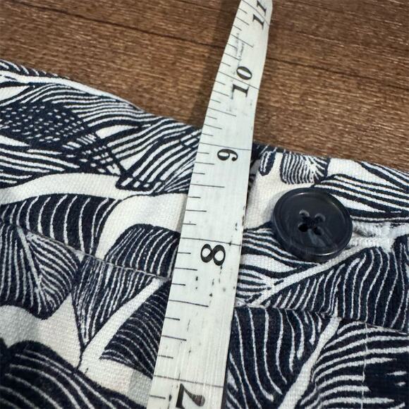 Banana Republic Chino Shorts 8 Blue Tropical Leaf Pockets Vacation Resort Cruise - Picture 6 of 7